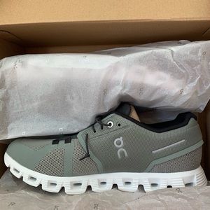 NIB Women’s On Cloud 5 Tennis Shoes Size 10.5